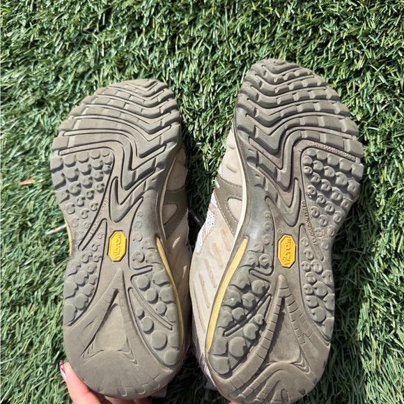 Merrell Beige and Gray Athletic Shoes - Picture 5 of 6